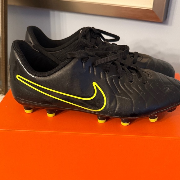 Nike Kids Black and Yellow Athletic Cleats - Picture 3 of 5